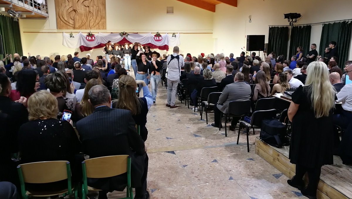 2025-12-13-Szalagavató-076